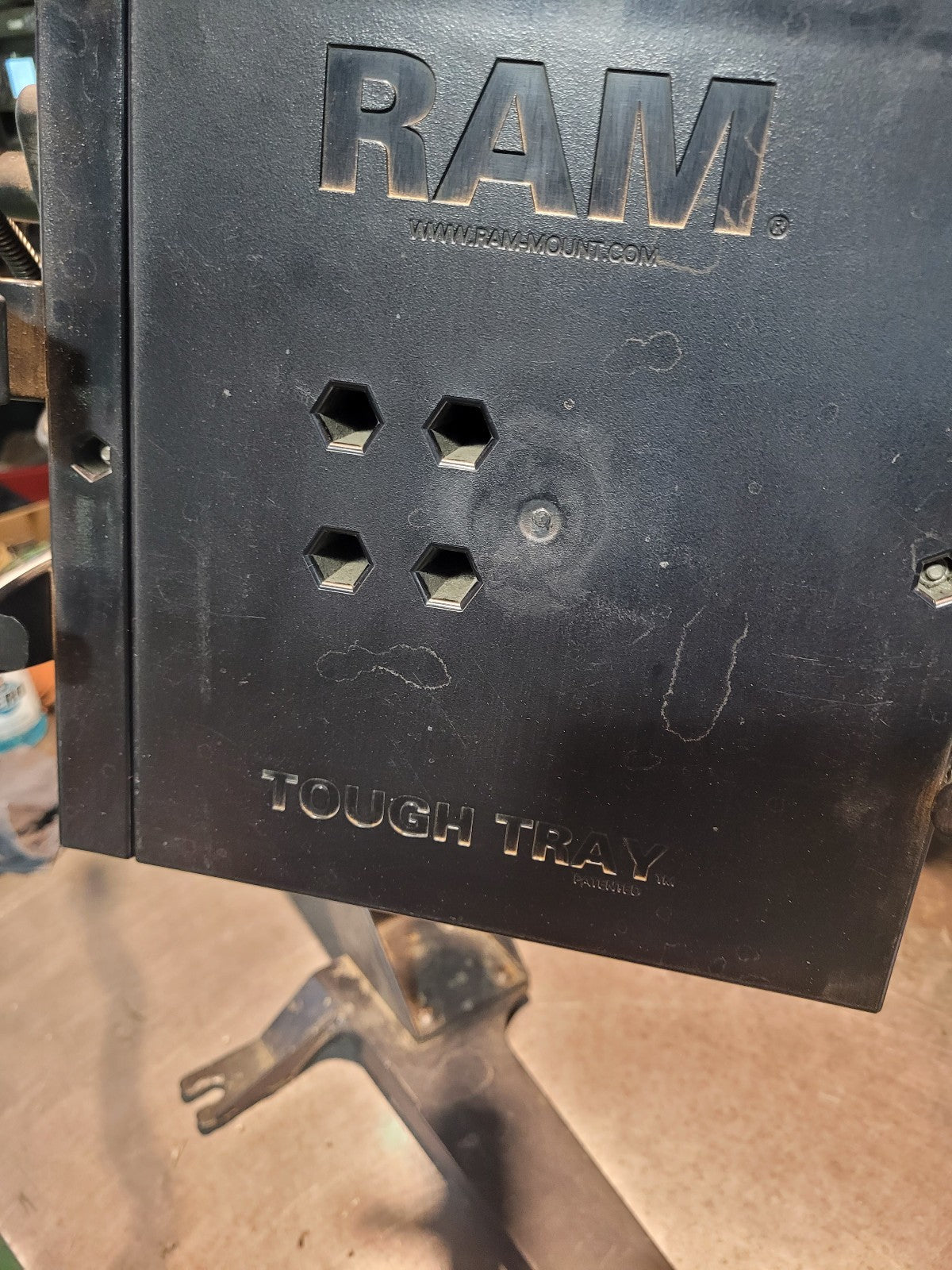 RAM MOUNT, LAPTOP MOUNT FOR 2001-2007 CLASSIC SILVERADO SIERRA
