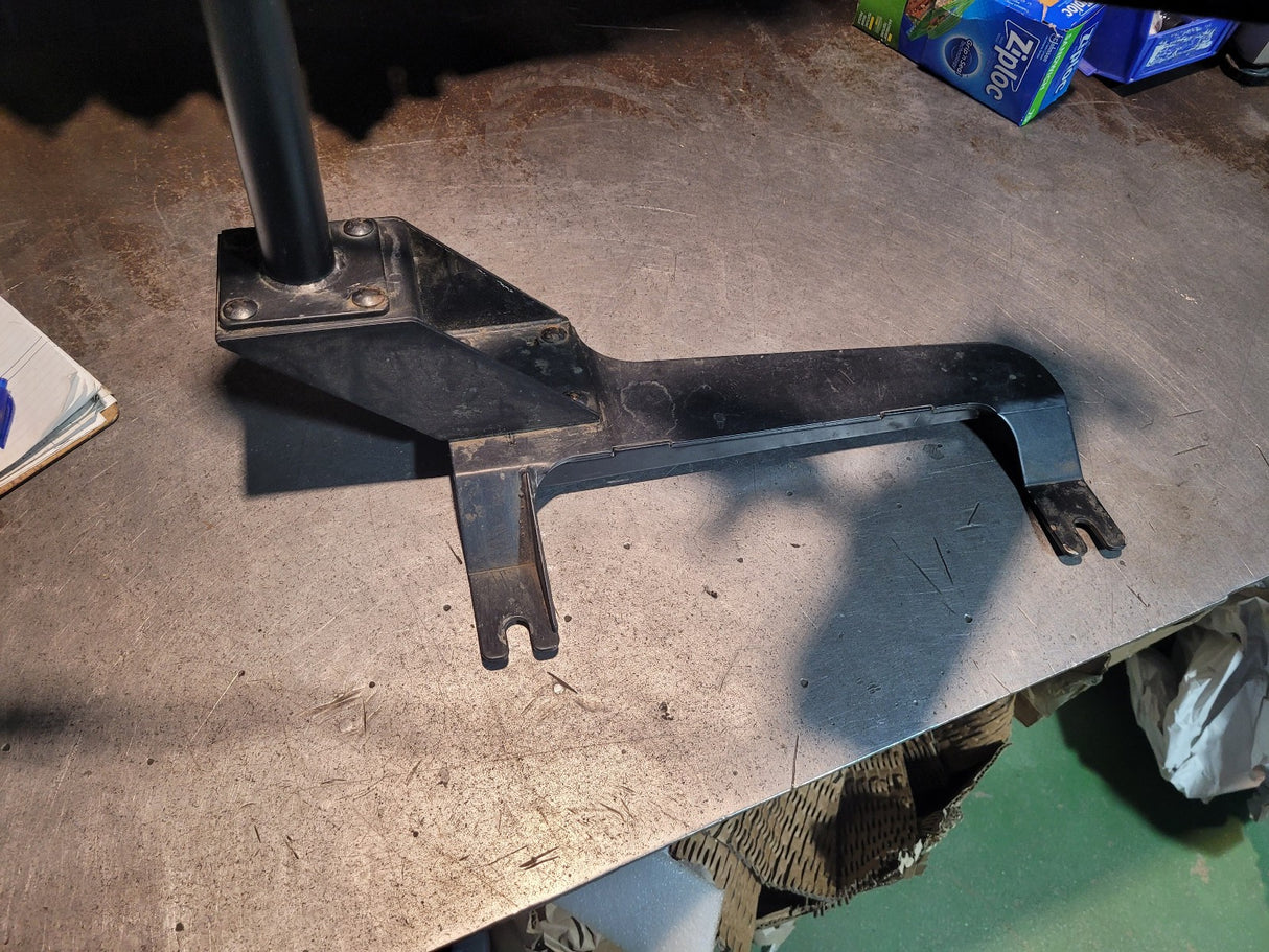 RAM MOUNT, LAPTOP MOUNT FOR 2001-2007 CLASSIC SILVERADO SIERRA