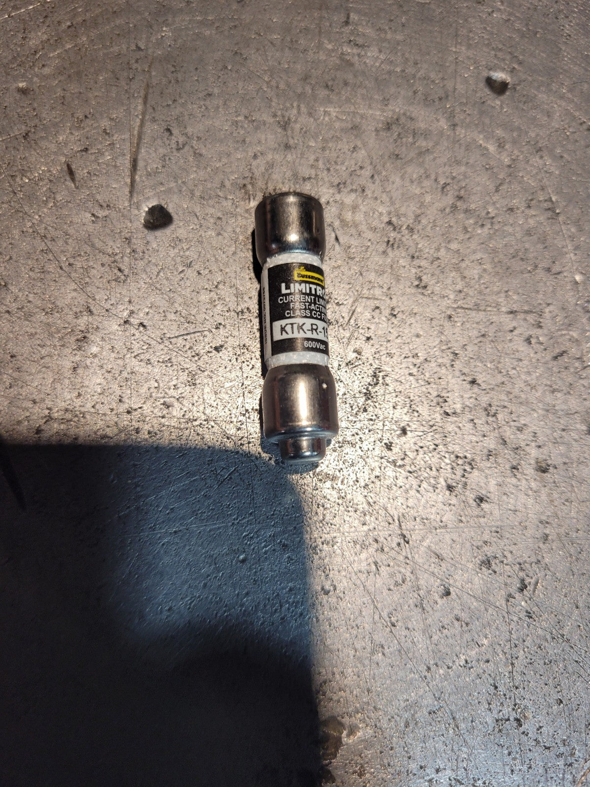 1 BAG OF 37PC KTK-R-15 600Vac Fuses Fast Acting Fuse