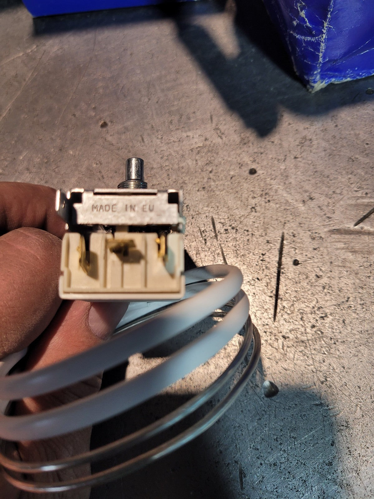 New VOE11104241 11104241 VOLVO THERMOSTAT TEMPERATURE SWITCH