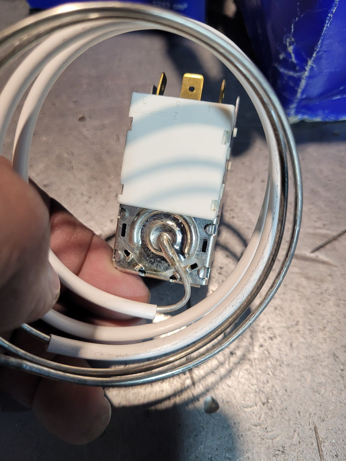 New VOE11104241 11104241 VOLVO THERMOSTAT TEMPERATURE SWITCH