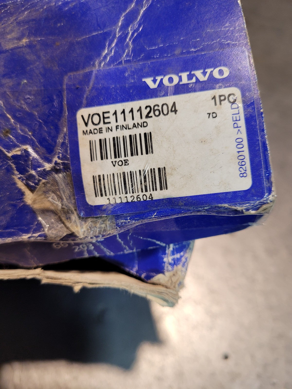 New GENUINE VOLVO VOE11112604 11112604 POSITION LAMP (NO LENS)