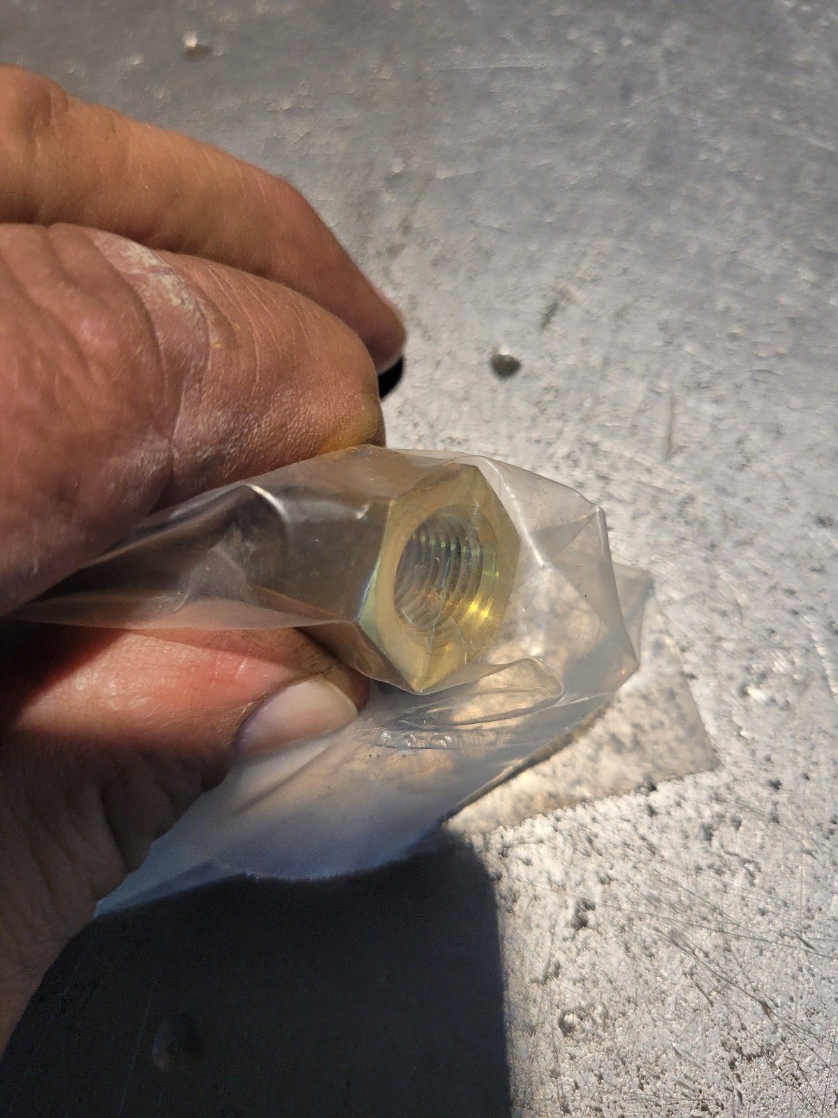 LOT OF 2 PC Agilant technologies 1/8" x 1/4 " brass tubing connector 0100-01