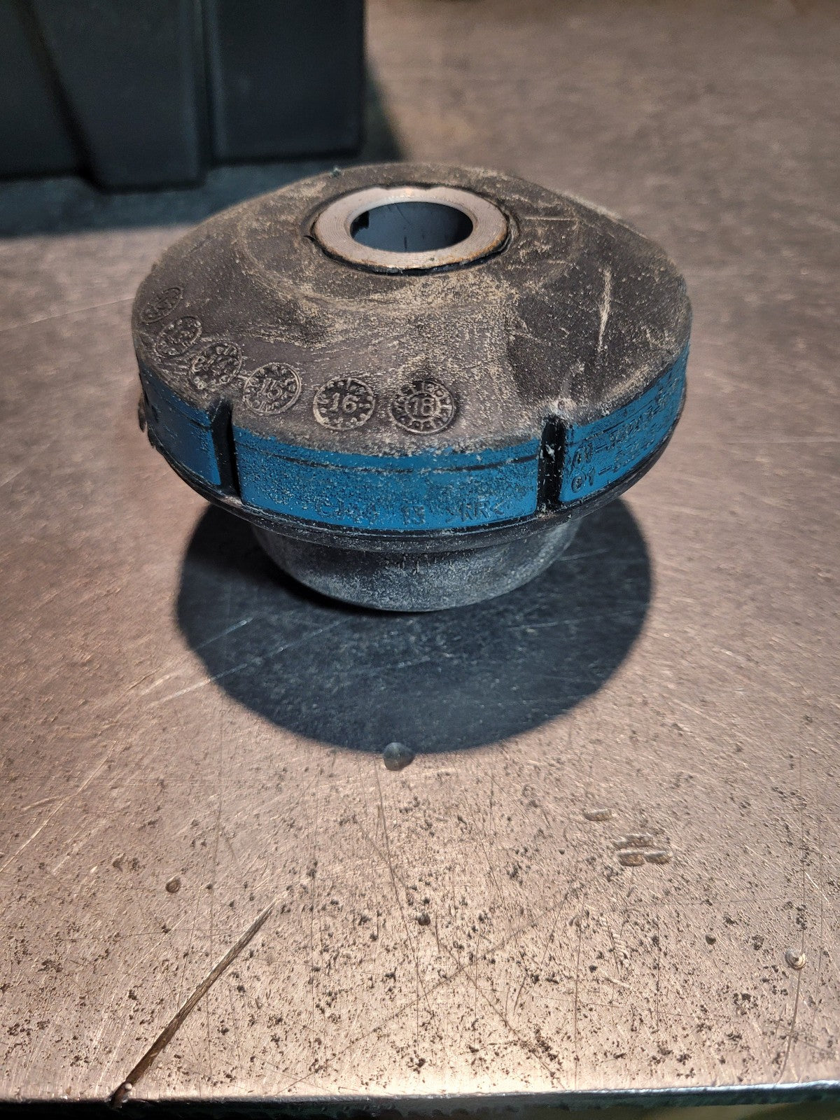 01-33243-000 Engine Mount Bushing for Freightliner