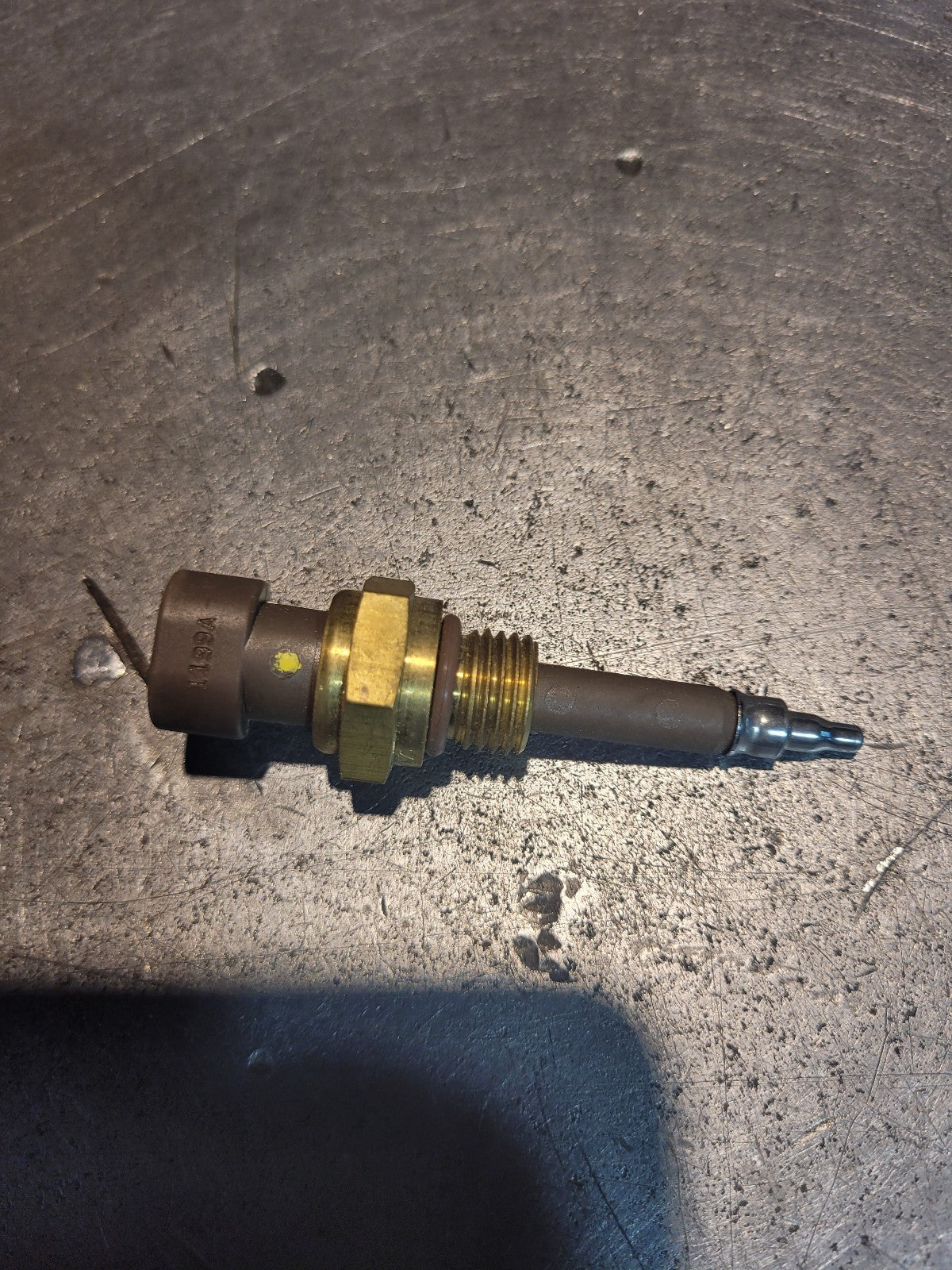 NEW GENUINE/ OEM 2872764 COOLANT TEMPERATURE SENSOR for CUMMINS ENGINE