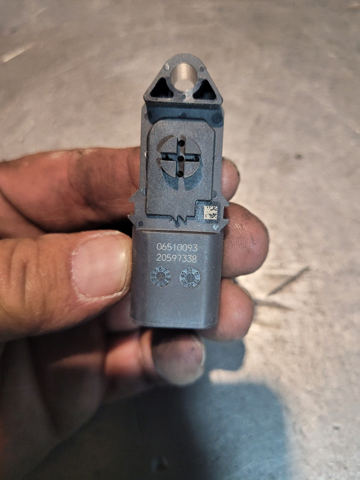 2897331 Genuine OEM for Cummins PRESSURE SENSOR