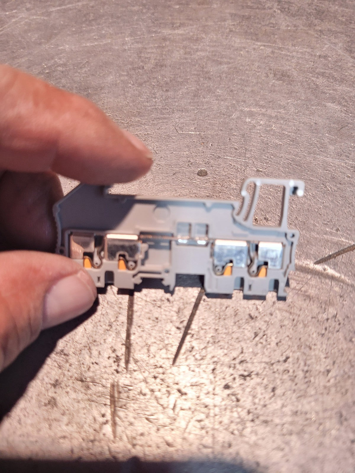 1 BOX OF 50PC - 3208197-31254 Terminal Block Connector 4 Position Feed Through