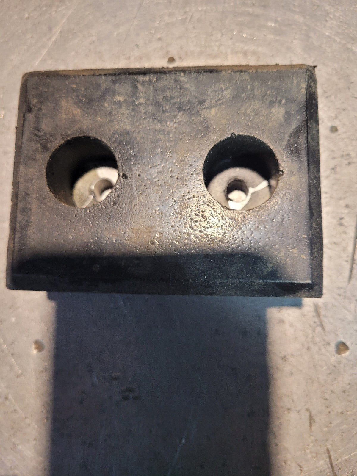A17-18108-001 HOOD POLY MOUNT ISOLATOR