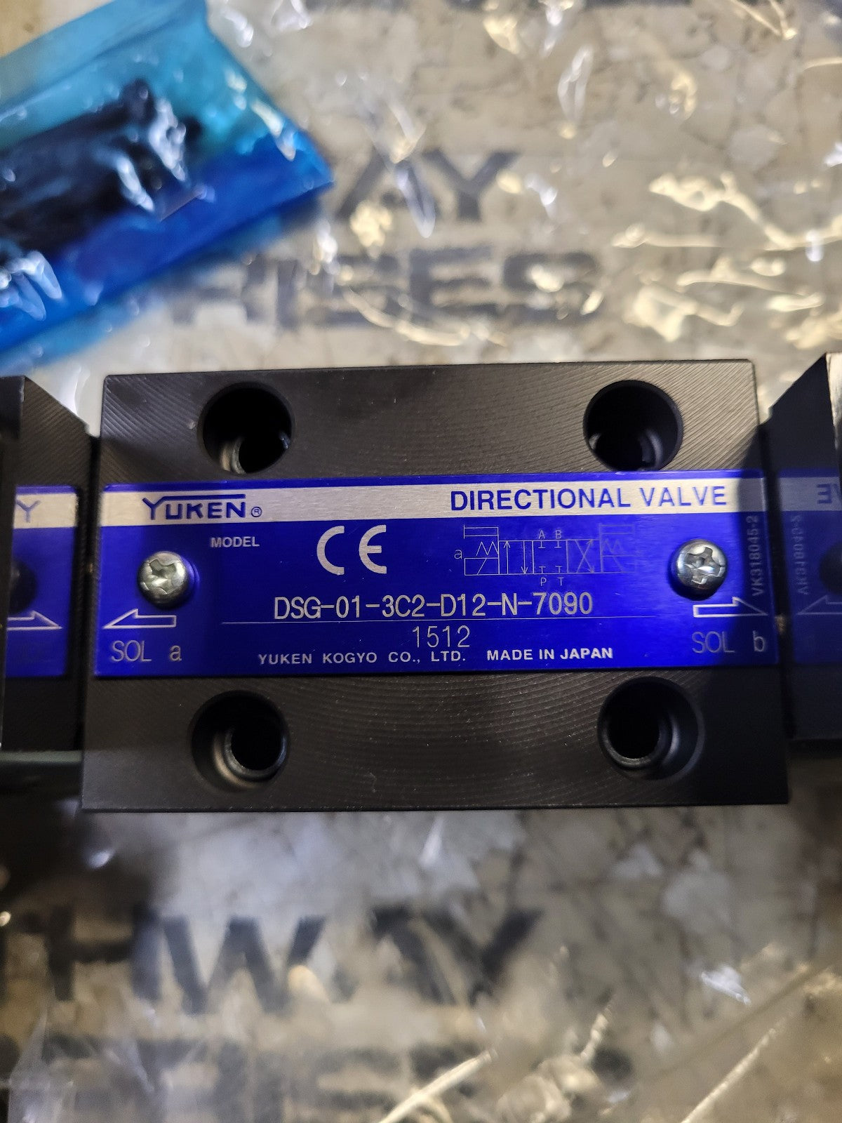 6H700-3 SG-01-3C2-D12-7090 – Dir Valve D03 3-Pos All Ports Block 12 VDC T-Box