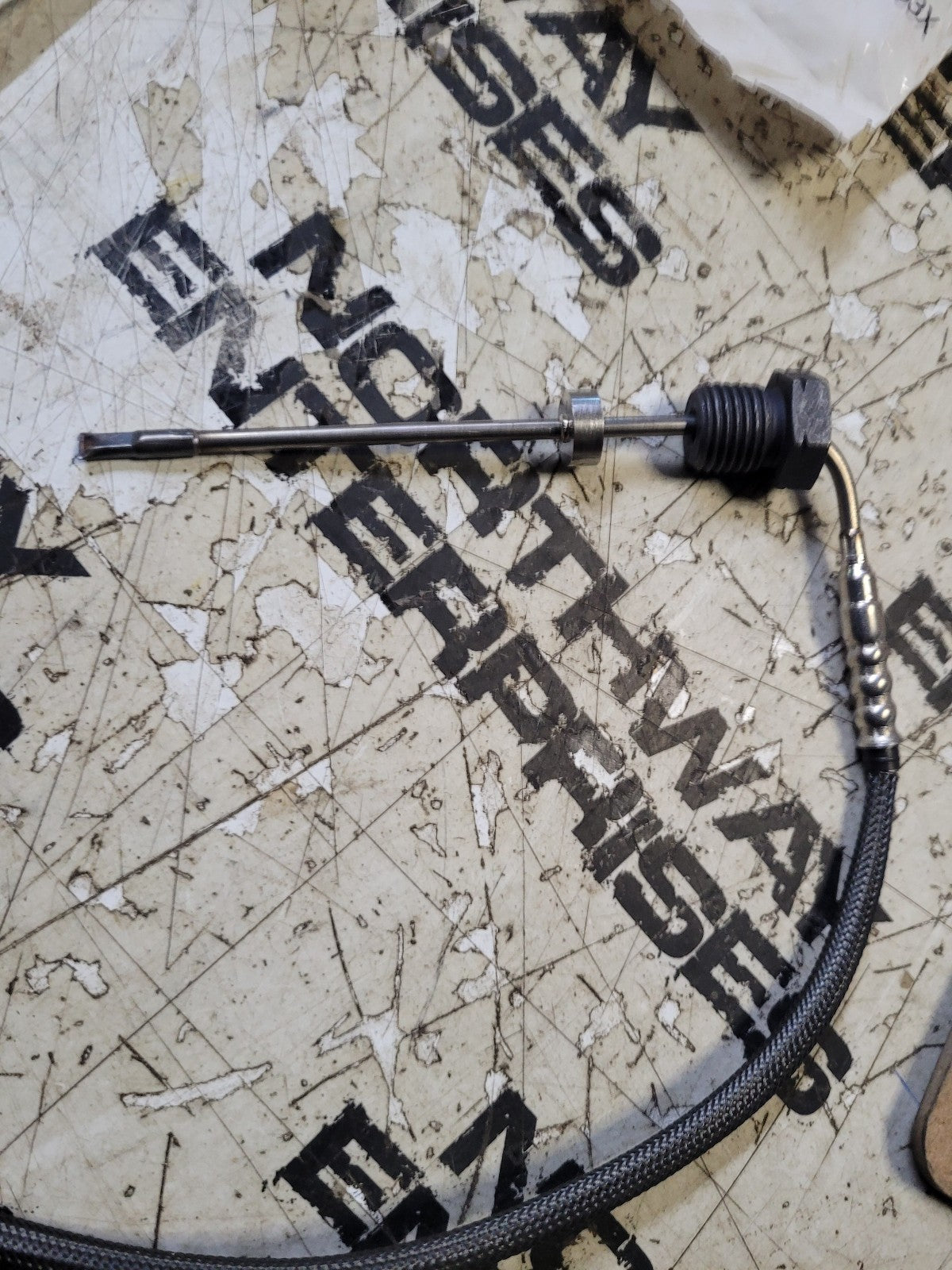 A6805402017 Genuine Detroit Diesel Temperature Sensor