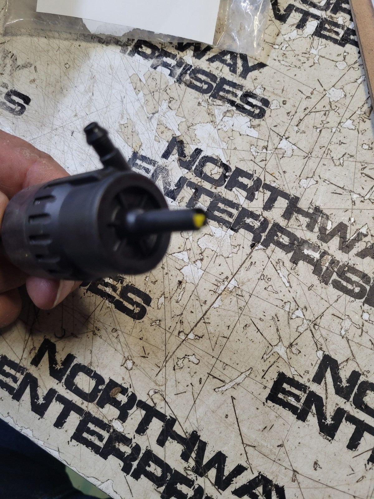 Windshield Washer Squirter Pump Compatible With PETERBILT 066011A 370 330 335 Se