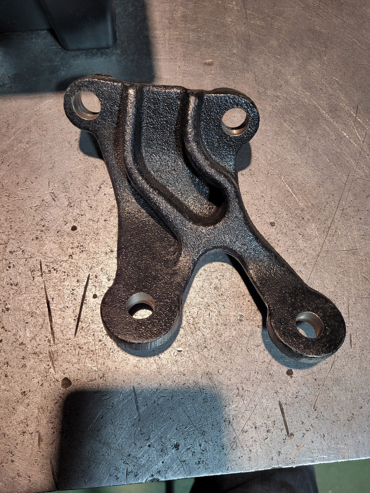 NEW 05-29742-001 RADIATOR SUPPORT BRACKET FREIGHTLINER