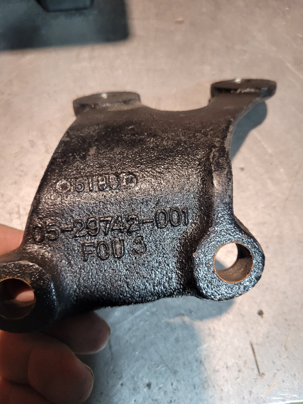 NEW 05-29742-001 RADIATOR SUPPORT BRACKET FREIGHTLINER