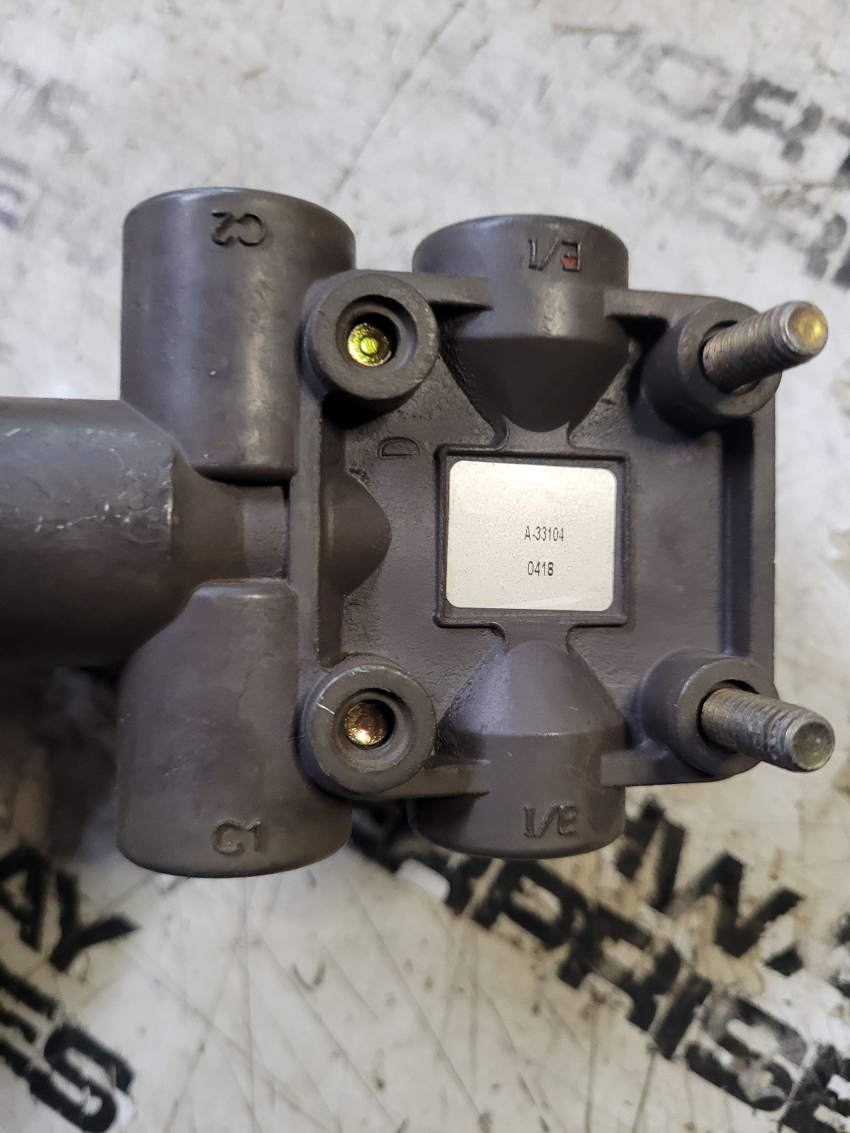 Hendrickson VS-228 Trailer Height Control Valve with Dump Valve