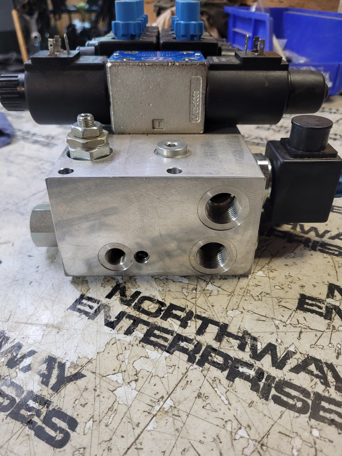 Rexroth R934002251 L5111G201AC0100 R933004446 CONTROL VALVE BANK