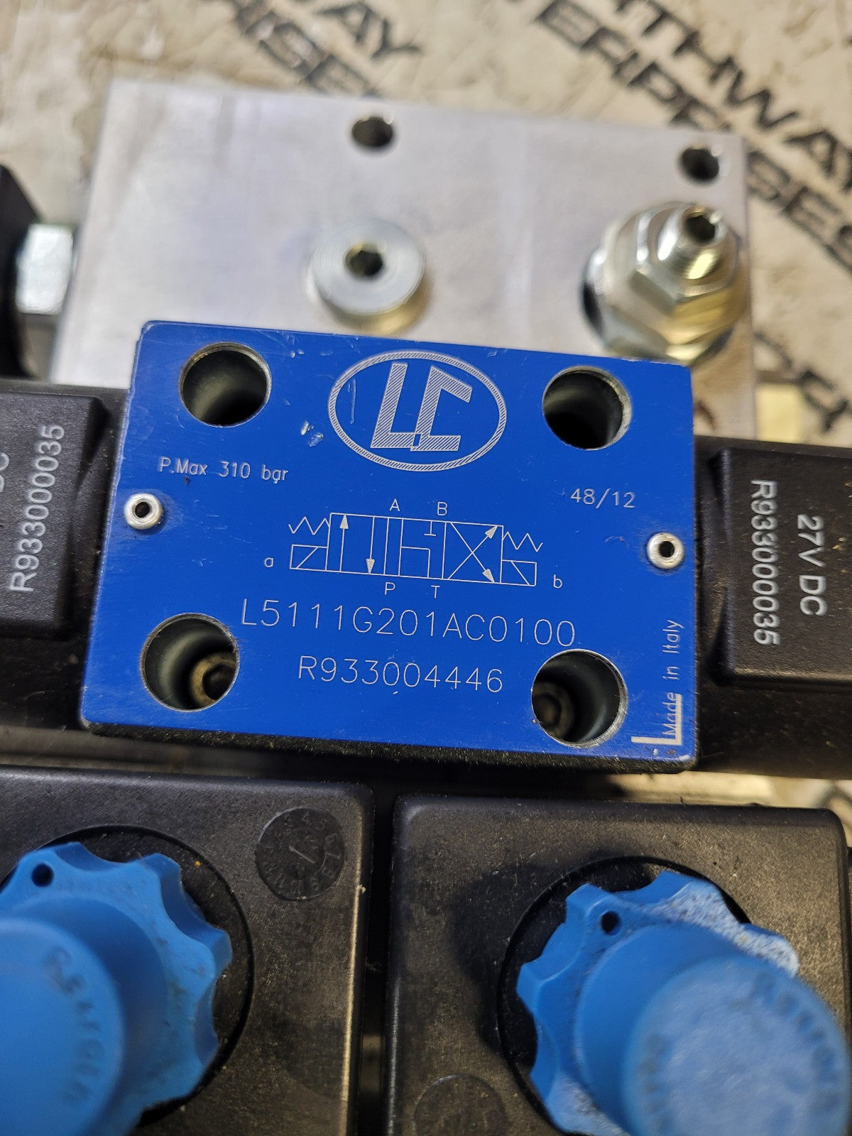 Rexroth R934002251 L5111G201AC0100 R933004446 CONTROL VALVE BANK