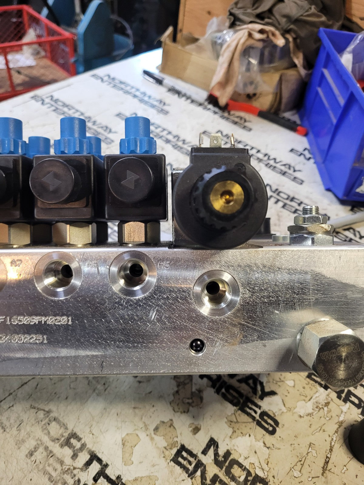 Rexroth R934002251 L5111G201AC0100 R933004446 CONTROL VALVE BANK