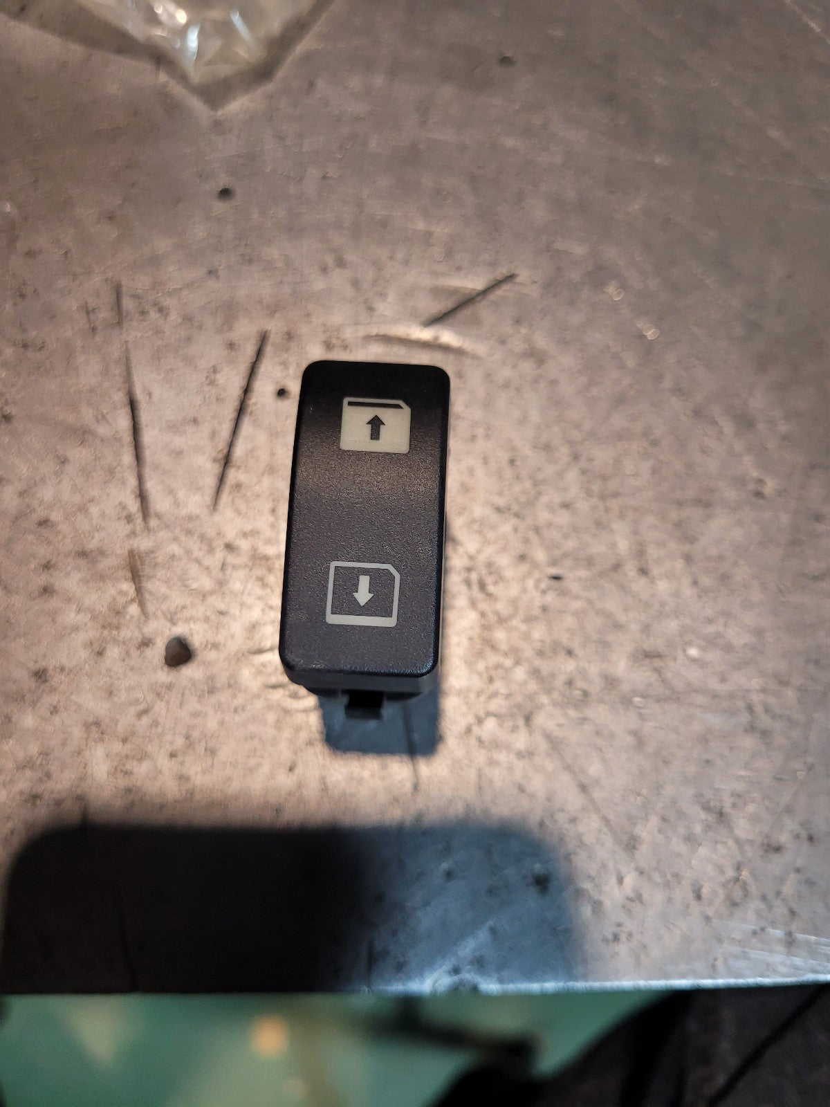 NEW A06-81625-000 FREIGHTLINER POWER WINDOW SWITCH