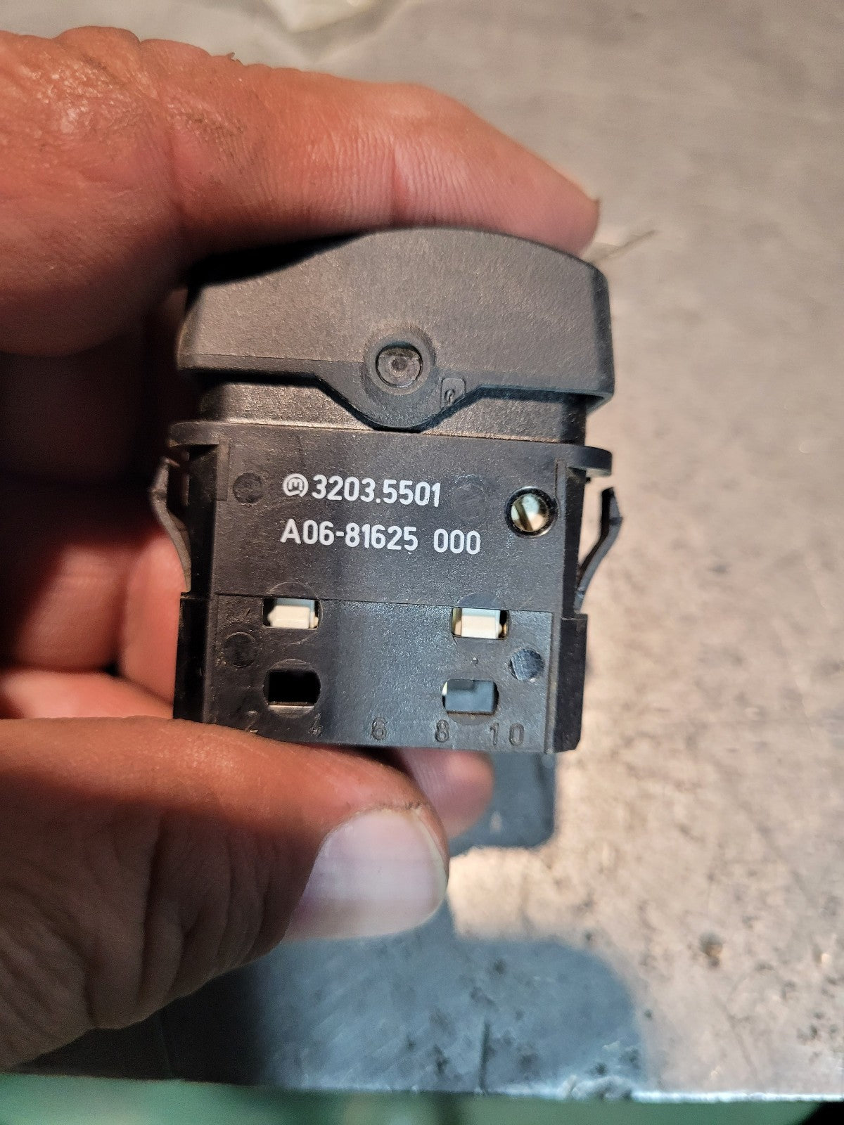 NEW A06-81625-000 FREIGHTLINER POWER WINDOW SWITCH