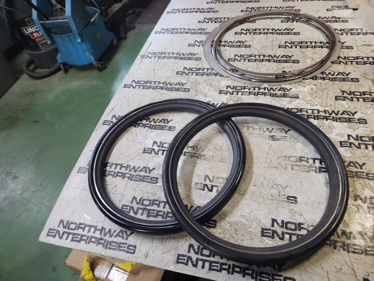 AT368651 JOHN DEERE SPACE RING LWD 76.97H-26 A10 HN60CF