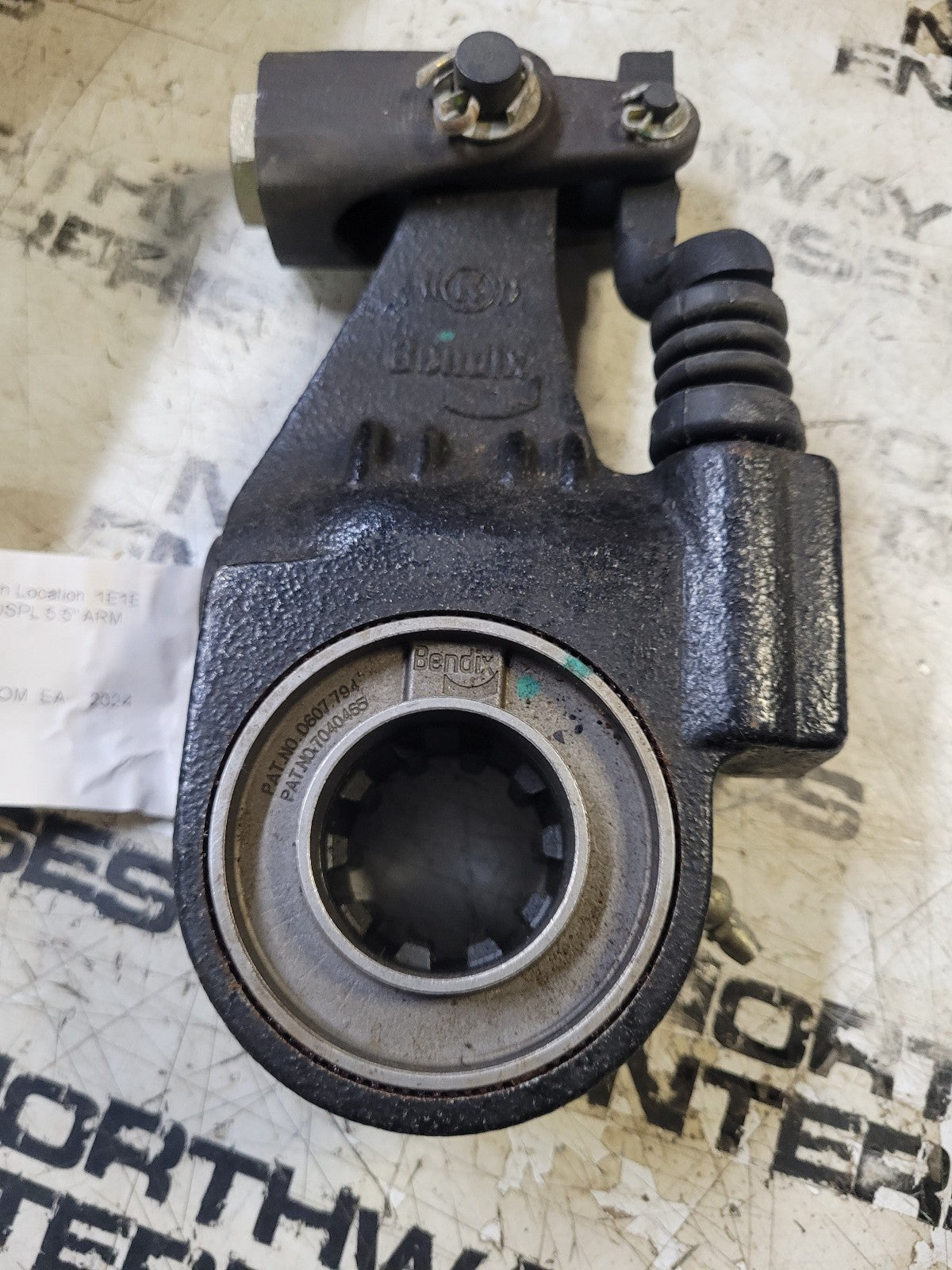 BENDIX K041870 10 Spline 5.5" Automatic slack adjuster