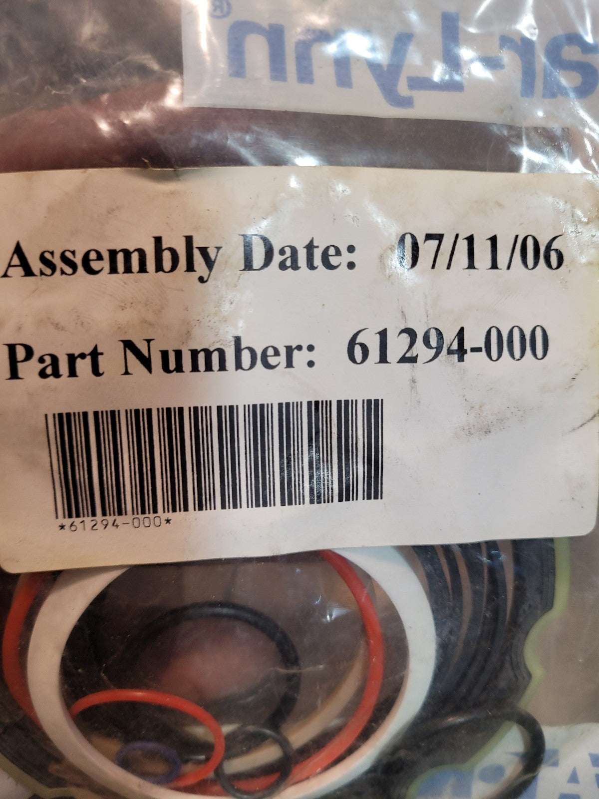 Char-Lynn 61294-000 - Seal Kit for VIS 45 Series bearingless motors ending in -