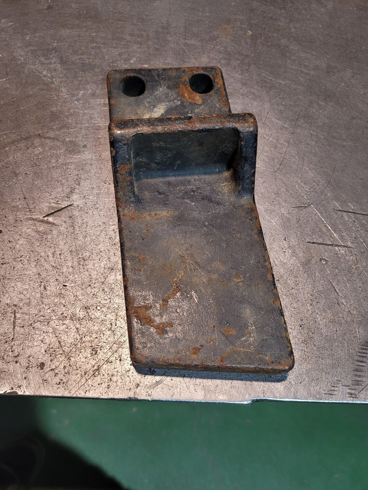 90045784 Left Hand Axle Stop, 12" Ride Height 90045783