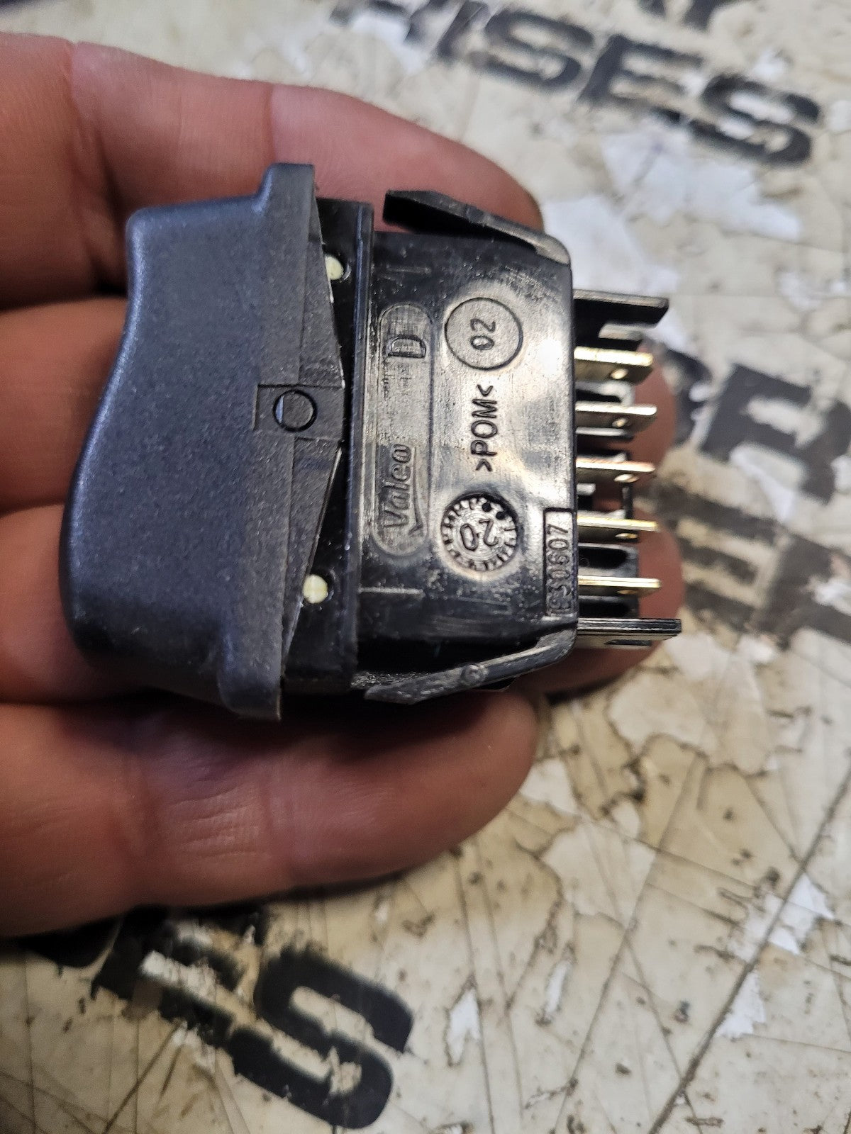 NEW Left Driver Side Master Window Lift Switch 1609209 For Peterbilt 365 367 384