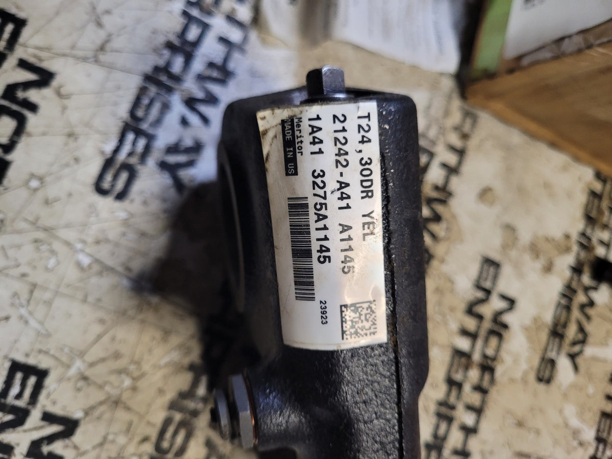 R803049 NEW Slack Adjuster Automatic GENUINE Meritor Type
