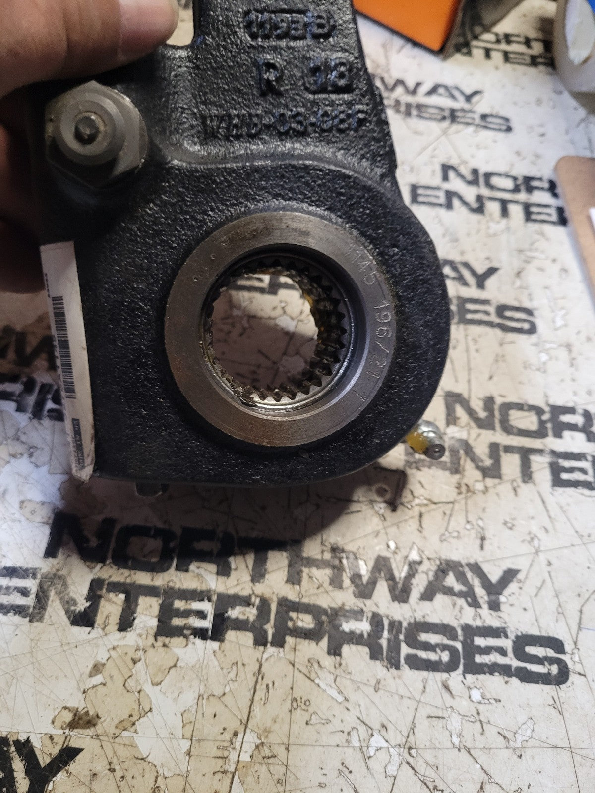 R803049 NEW Slack Adjuster Automatic GENUINE Meritor Type