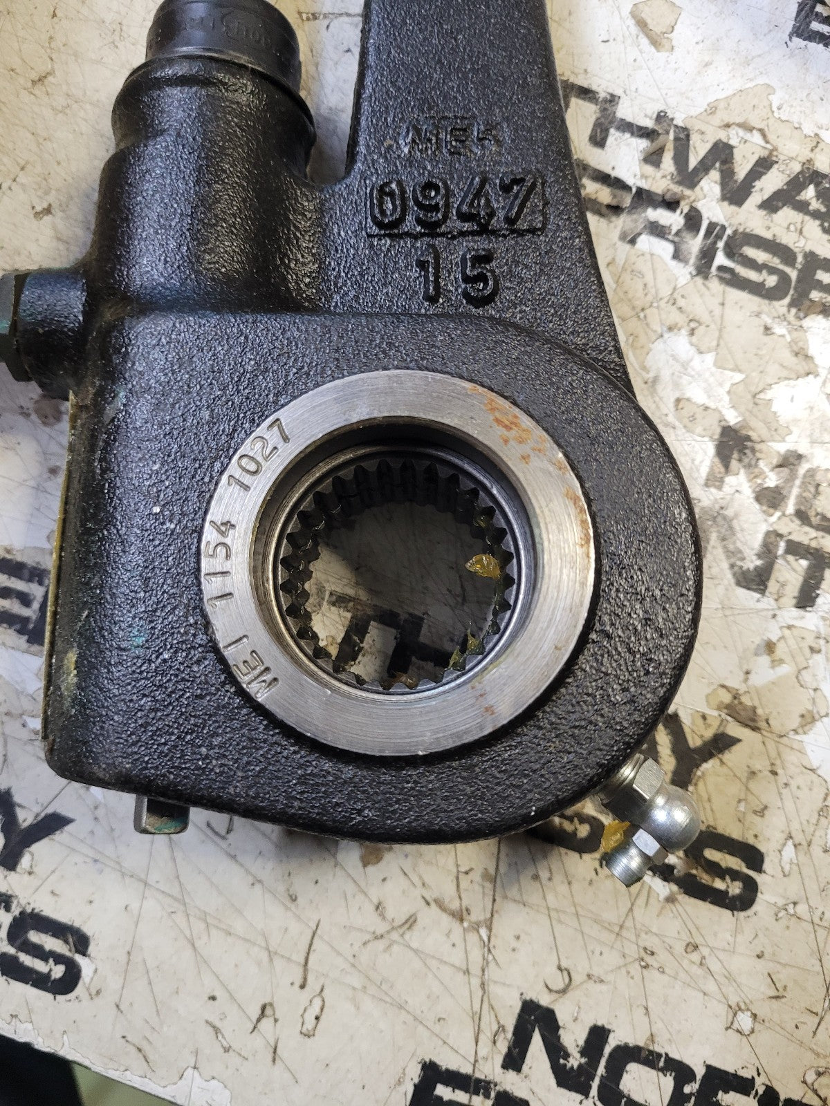 1.5" x 28 Spline 6" Automatic slack adjuster for Meritor R803112