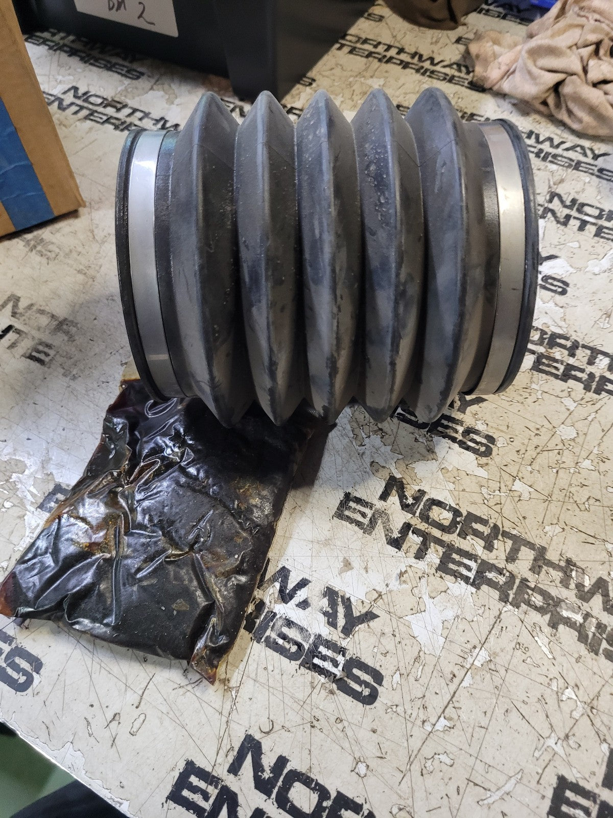 SPICER Rubber Driveshaft Boot Kit 211987