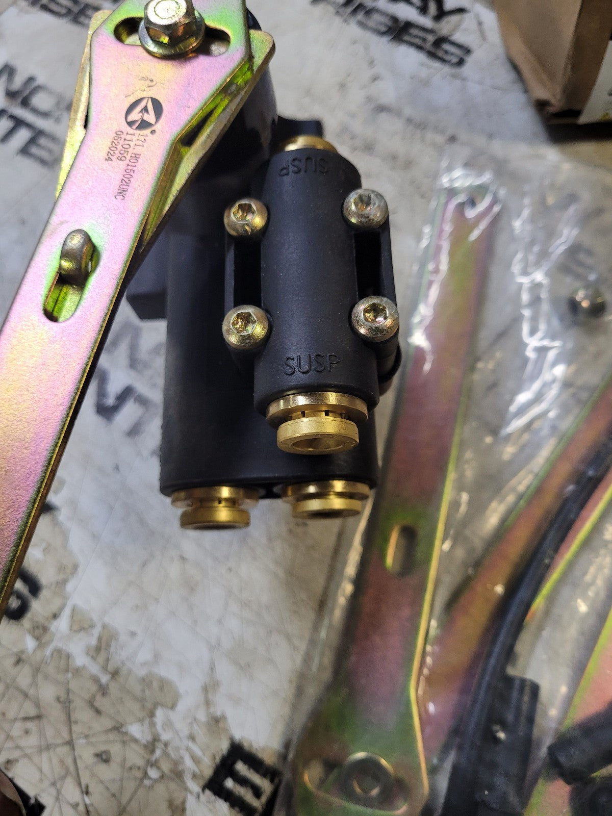 HAD1502UNC Height Control Valve Trailer with Integral Dump 171.H01502UNC