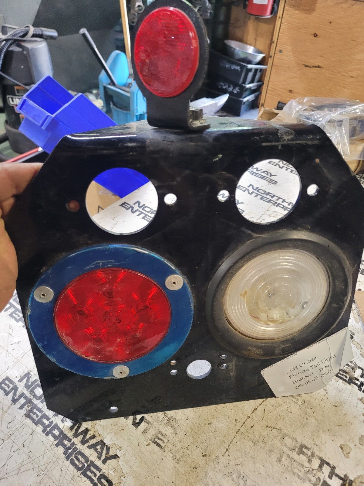 06-95121-000 Freightliner Genuine OEM Taillight Set