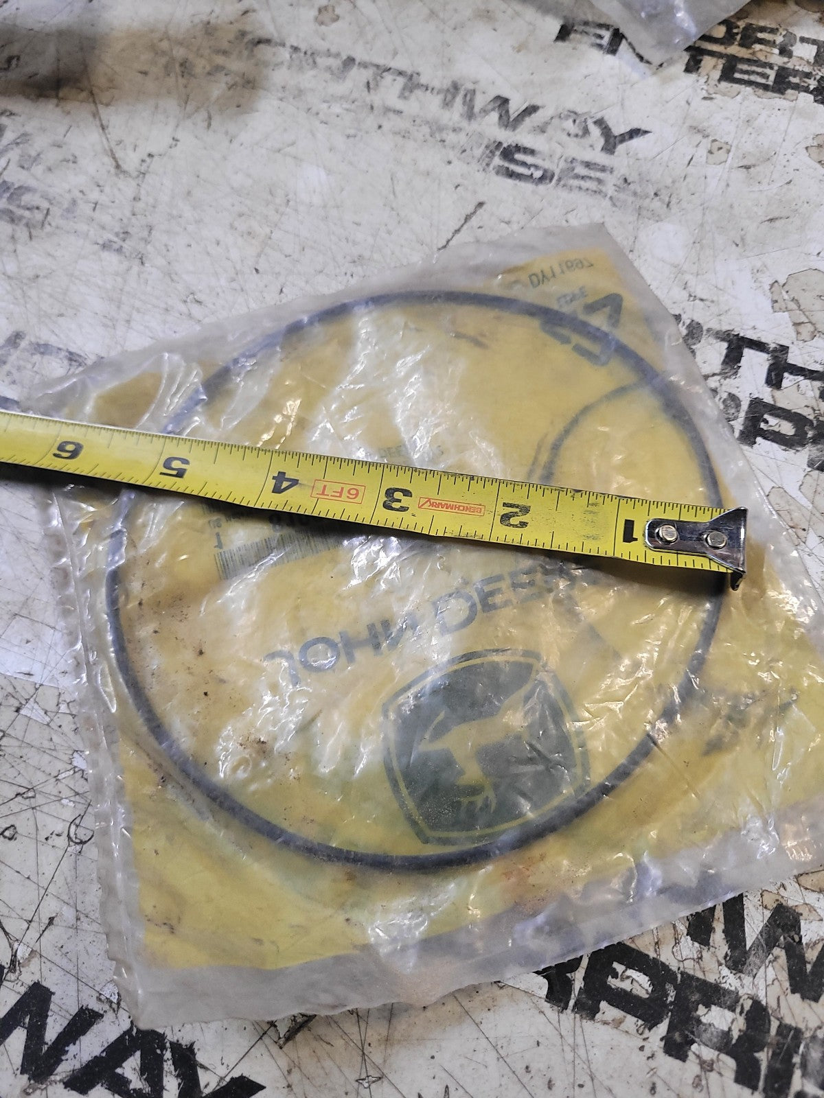 810656300 JOHN DEERE SEAL