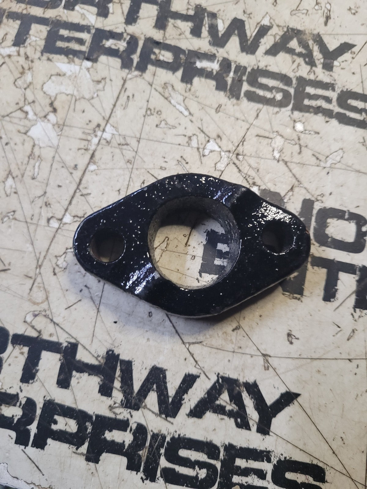 CH10506 INJECTOR HOLD DOWN John Deere 650 - 1050 Injector Hold Down