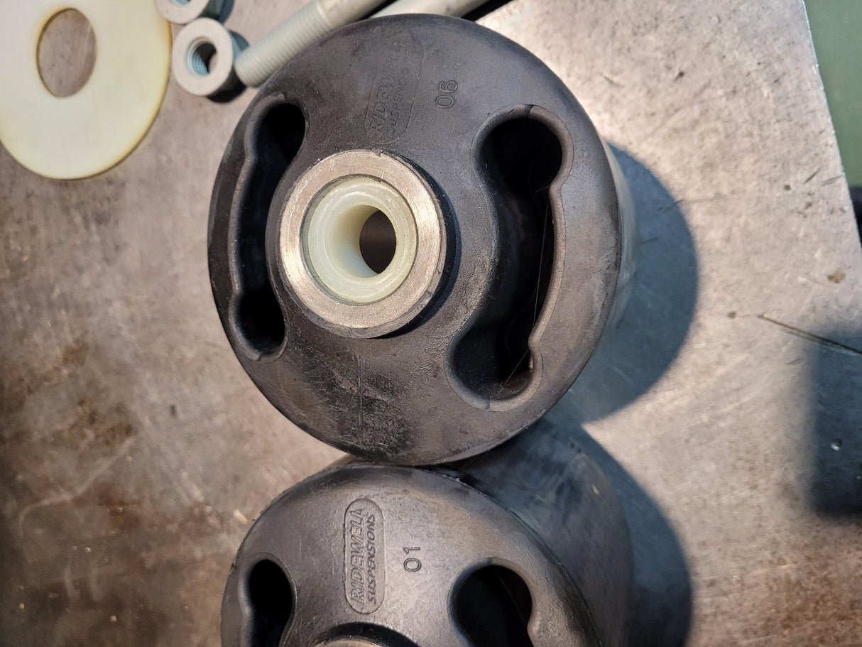 6040098 RIDEWELL SUSPENSION BUSHING KIT