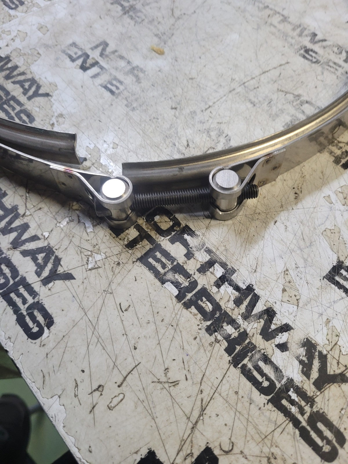 21574697 VOLVO DPF CLAMP