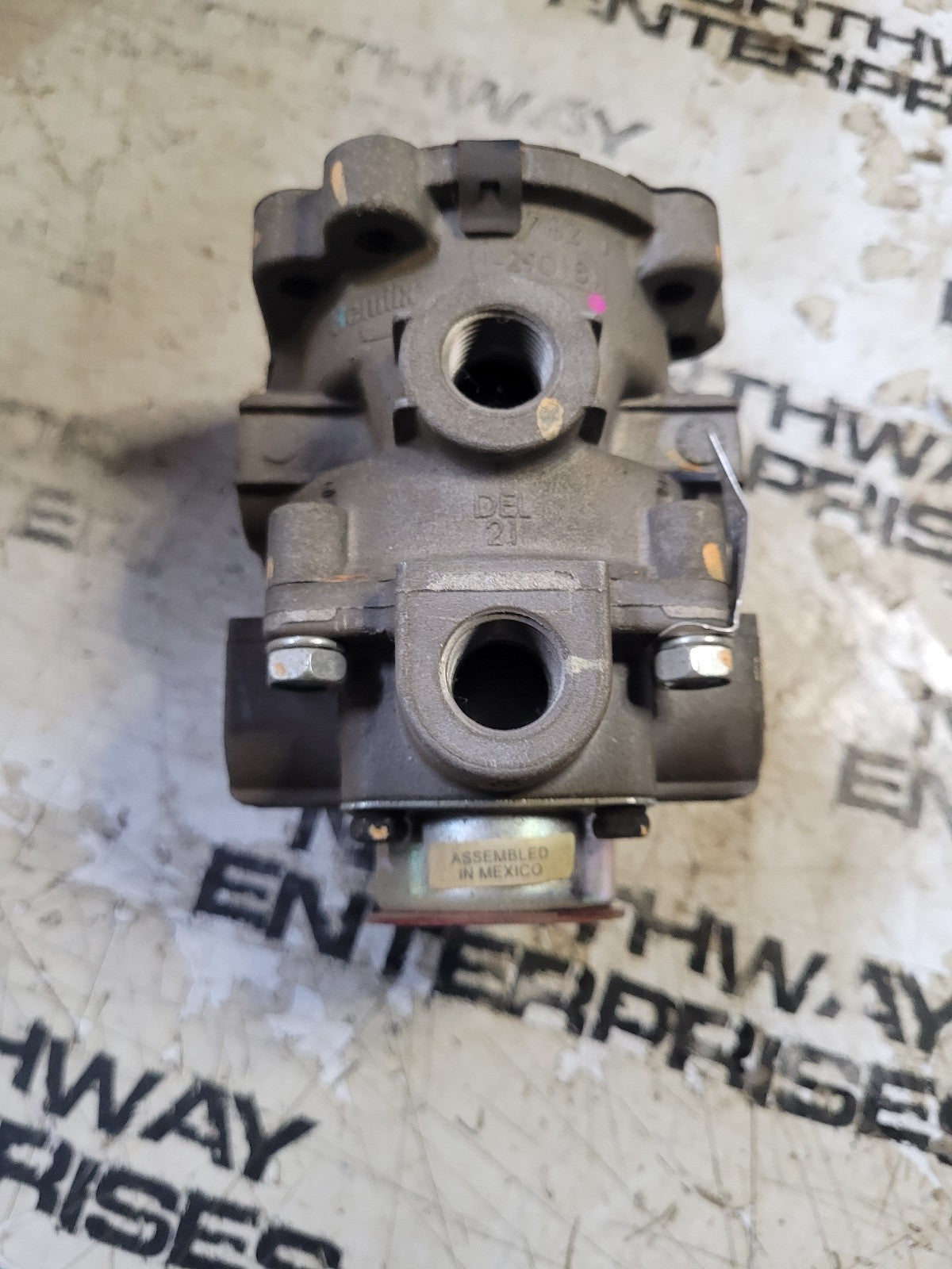 Genuine Bendix 802911BXW Bendix E-6® Series Dual Circuit Foot Brake Valve