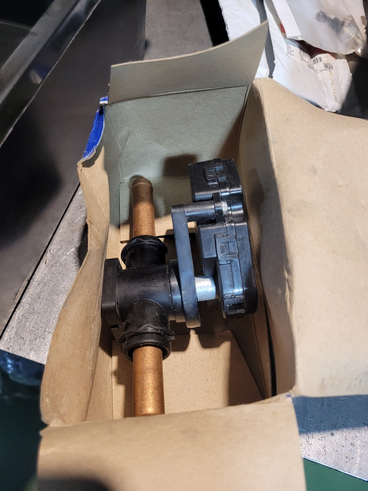 NEW PACCAR SR2000028 WATER VALVE