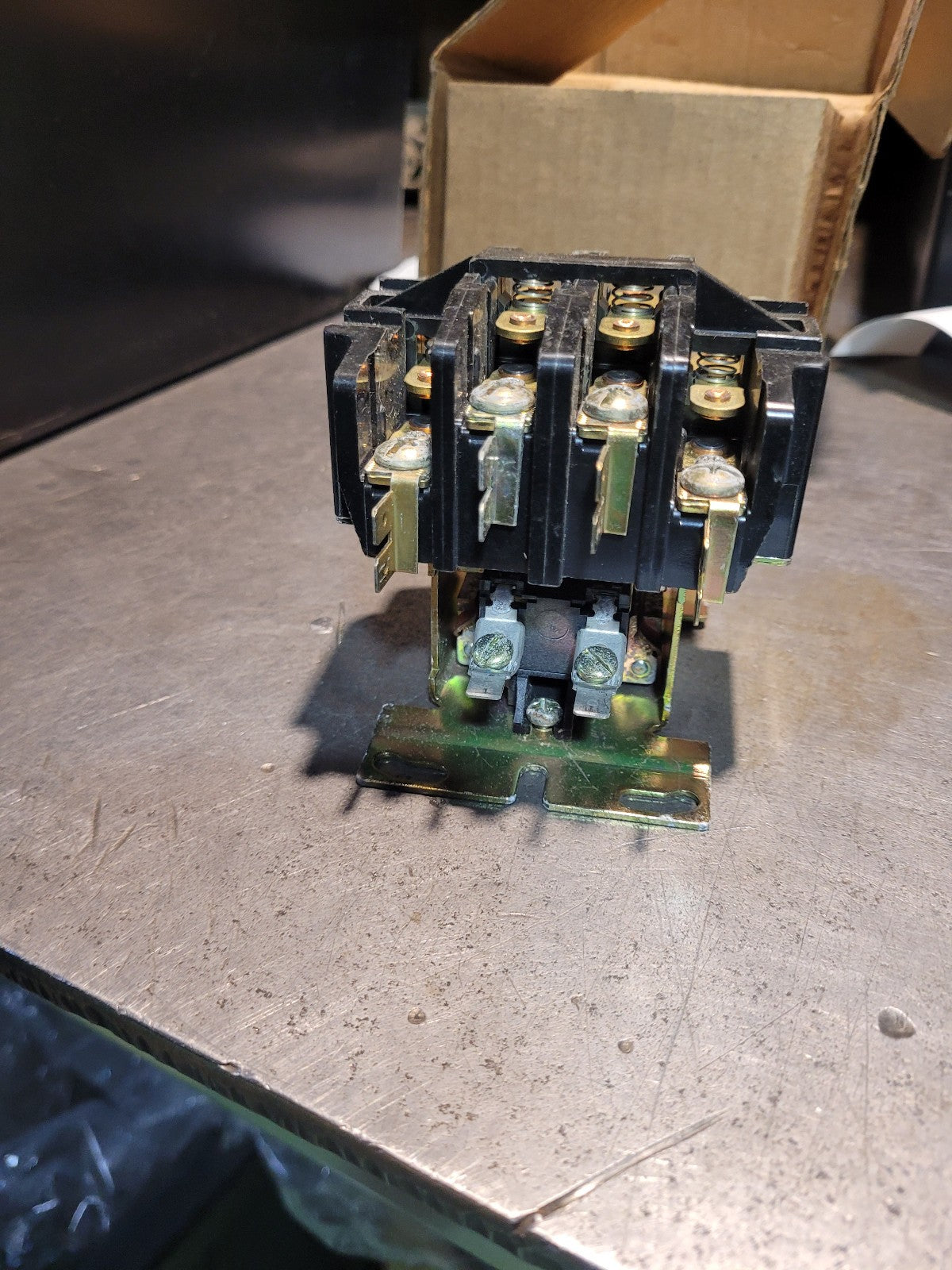 NEW 42BE25AG106 FURNAS MAGNETIC CONTACTOR 4 POLE 30A RATING 208-240V