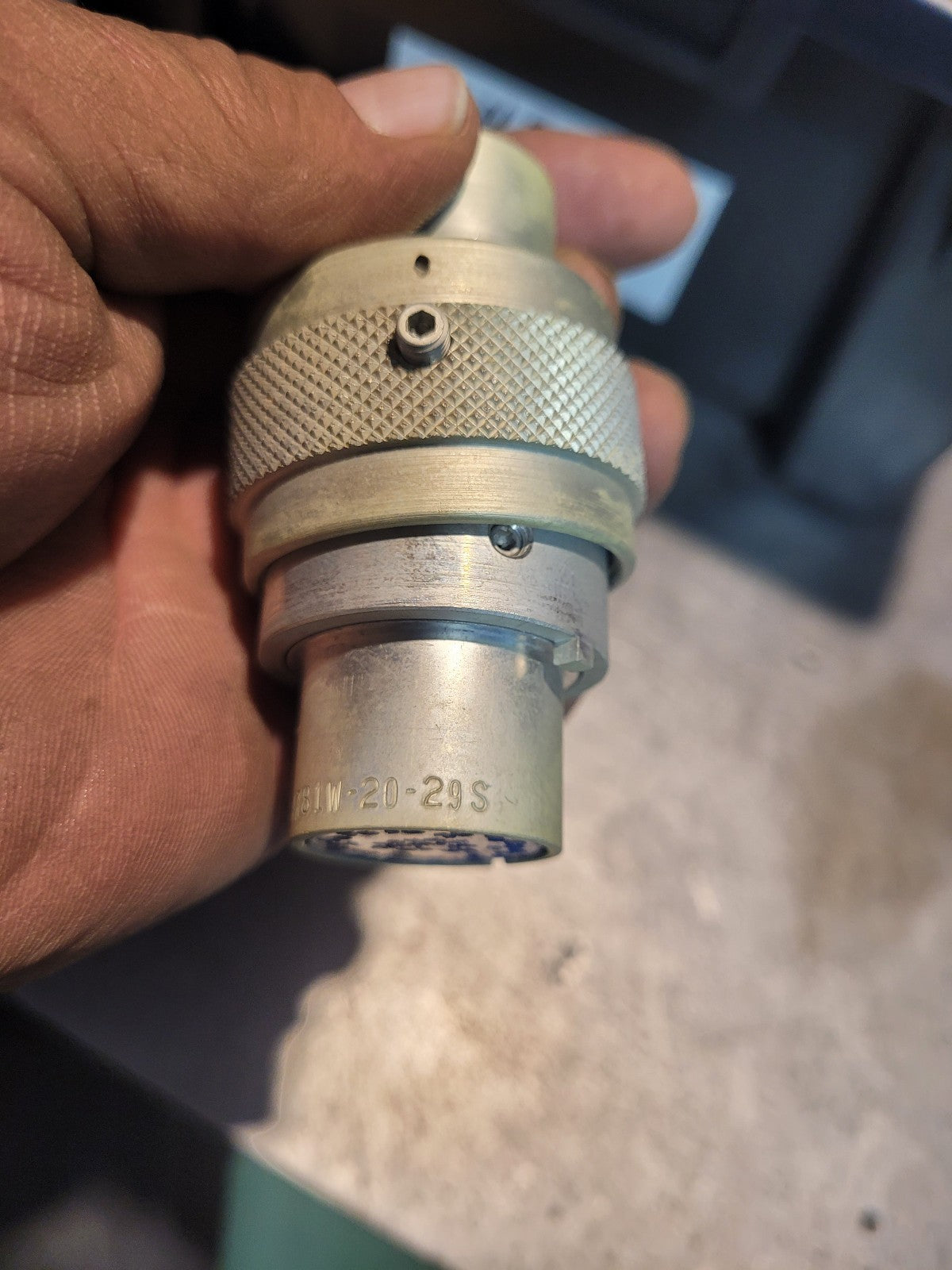 NEW OPEN BOX 97-81W-20-29S Amphenol Industrial FIT-51