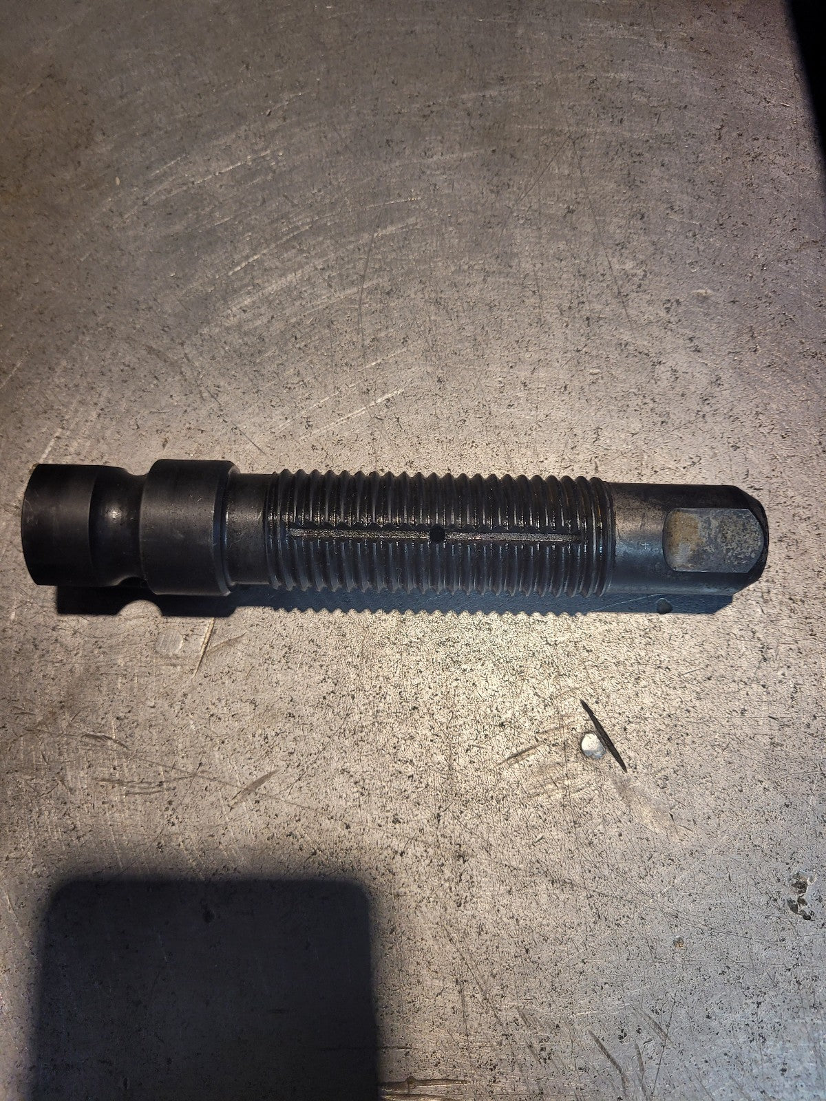 37121-3418 WESTERN STAR THREADED SPRING PIN