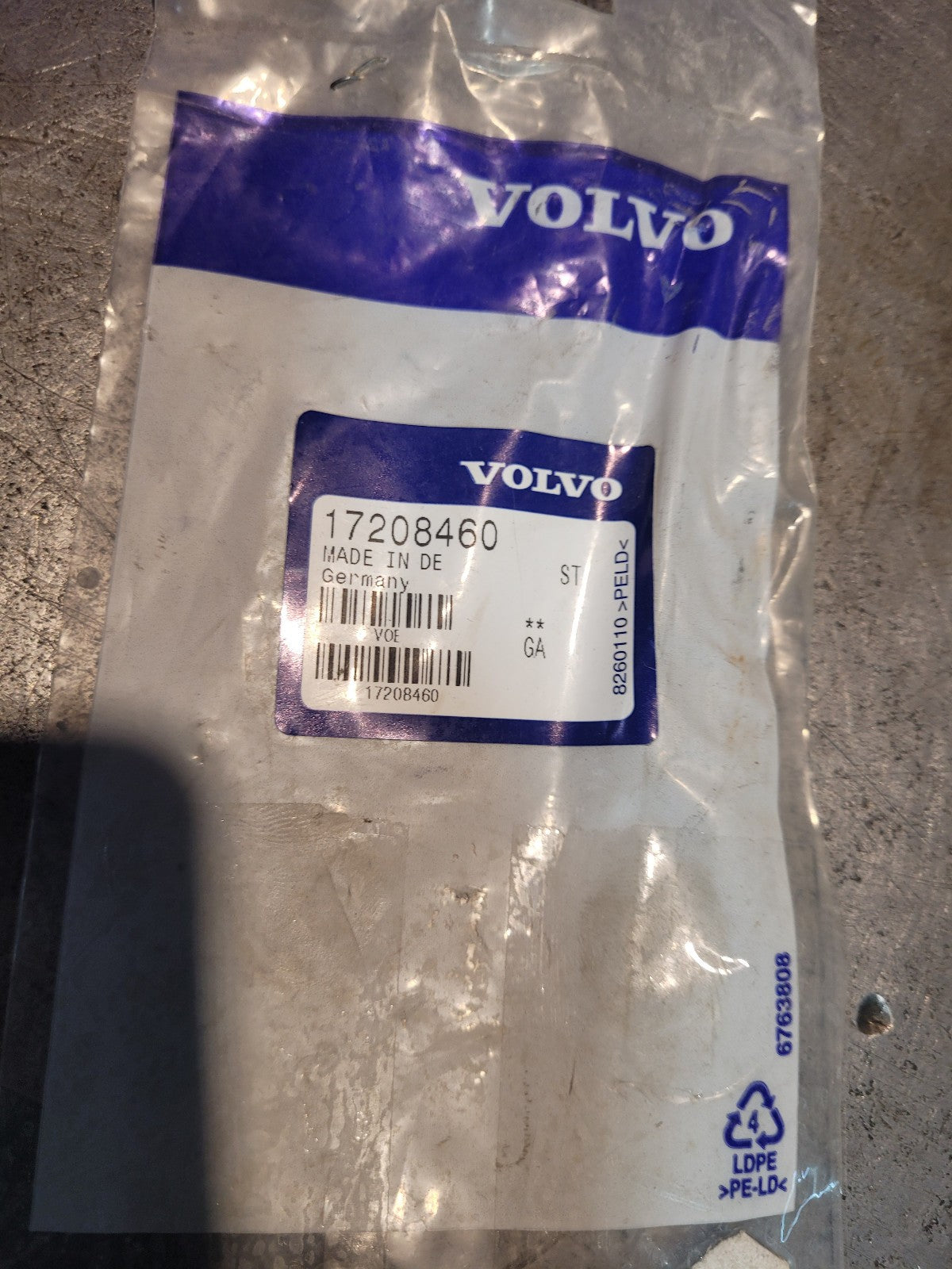 NEW GENUINE VOLVO 17208460 VOE17208460 GAS SPRING
