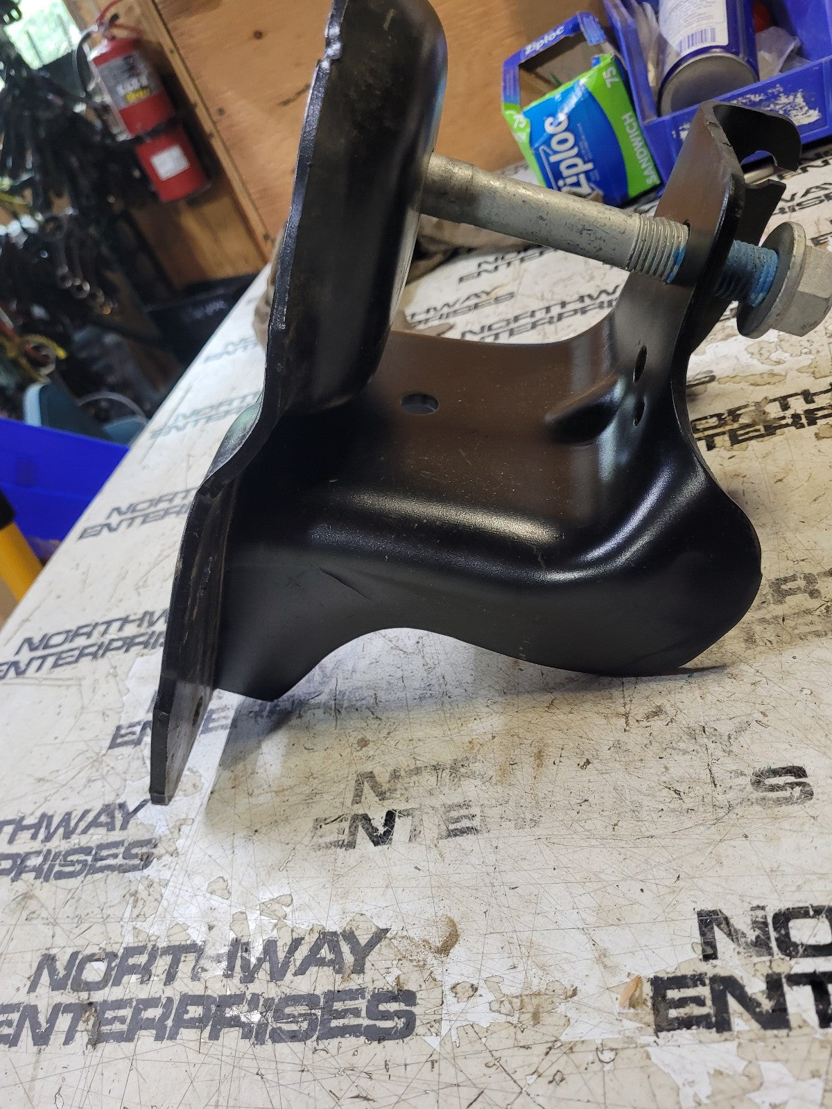 DC3Z-5775-R DC34-5785-AB FORD LEAF SPRING HANGER