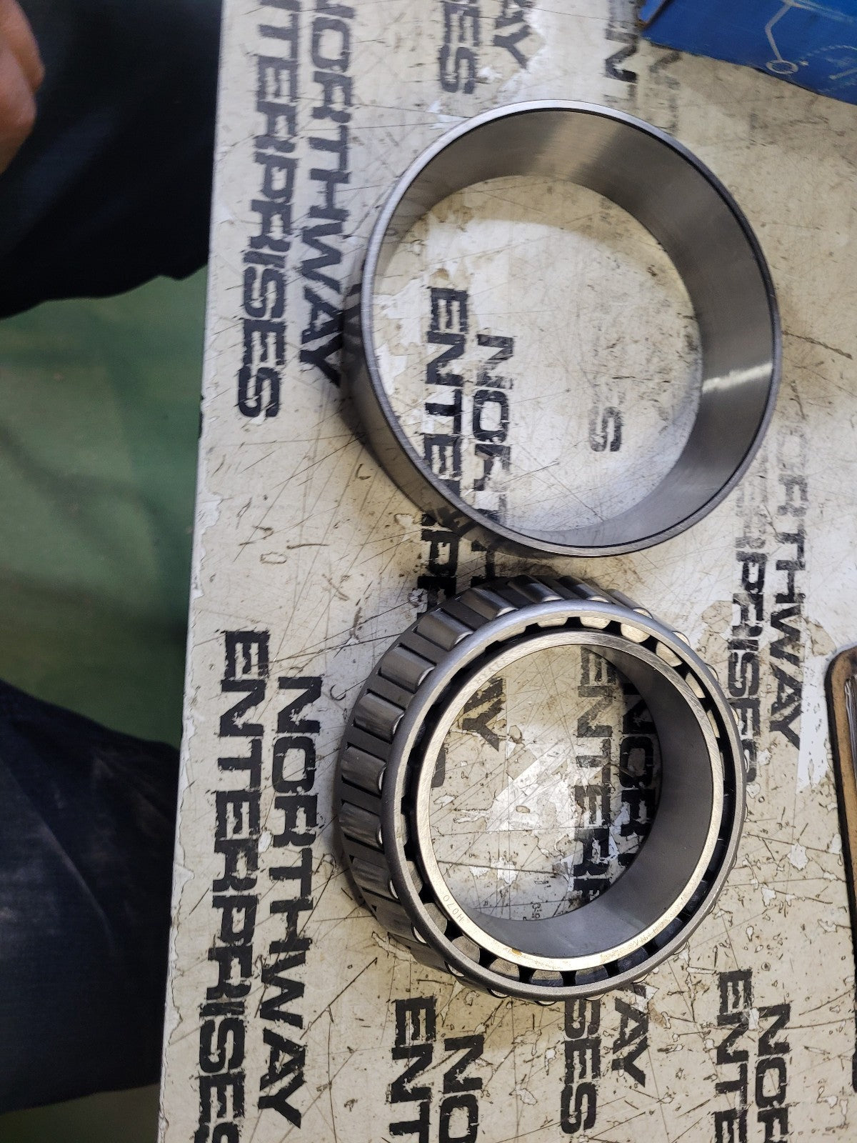 SET 403VH BEARING AND RACE SET SKF