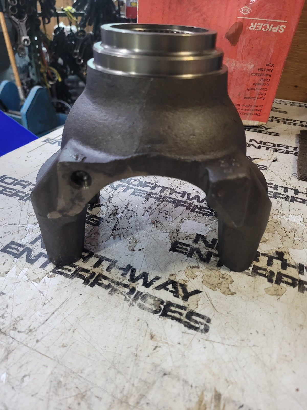 Spicer End Yoke 250-4-21-1 SPL250 Series, Steel, 46 Spline