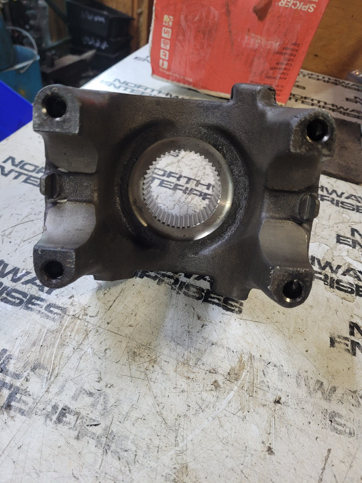 Spicer End Yoke 250-4-21-1 SPL250 Series, Steel, 46 Spline