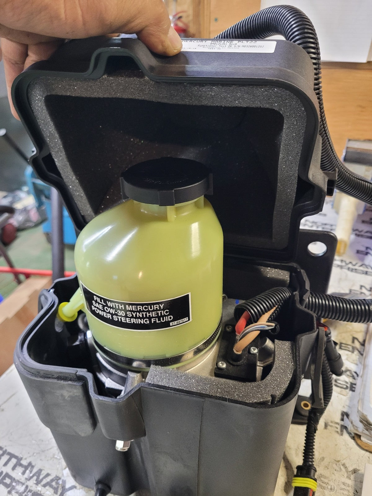 NEW Mercury Verado Power Steering Pump 8M0131261