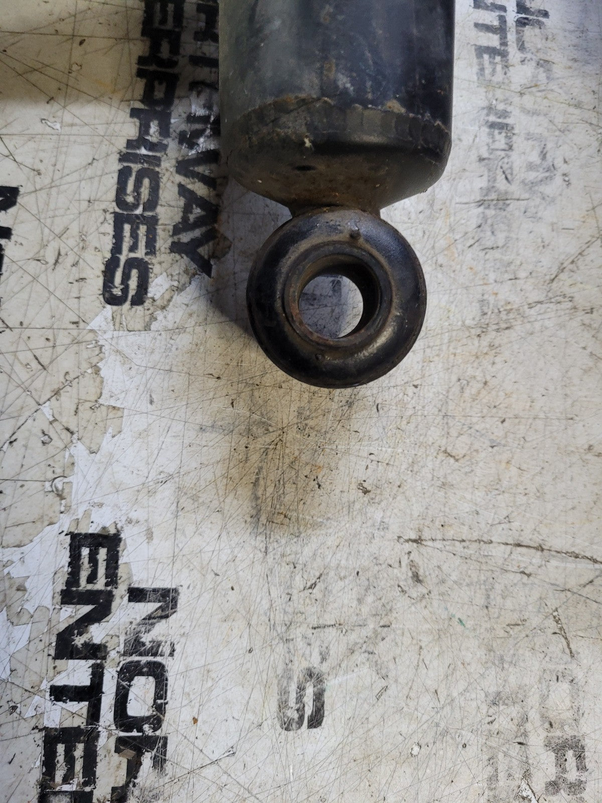 Absorber-Shock Lt/Rt 1 3/8 – H60680003